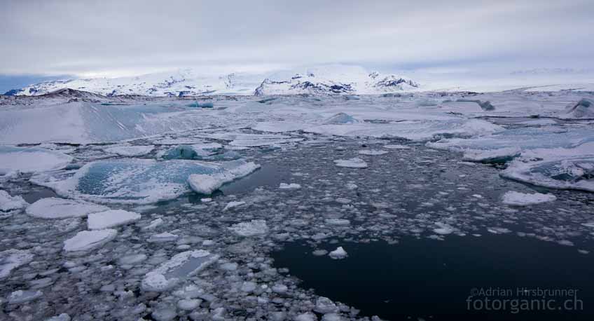 Jökulsárlón im Winter Jökulsárlón strahlt im Winter eine seltsame Ruhe aus.