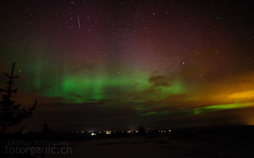 Es ist kein Zufall, dass man beim fotografieren des Polarlichts auch andere Ereignisse wie Meteoriten einfängt.