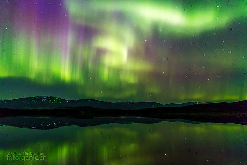 Polarlichter können zauberhaft sein! Wenn man glück hat ziehen sie einem nächtelang in ihren Bann.