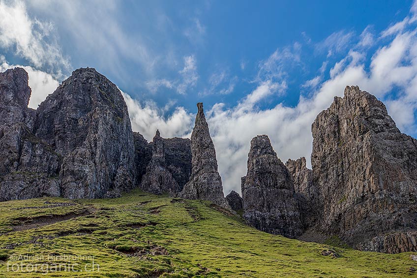 Der Needle Rock ist eine von vielen bizarren Felszinnen der Quiraing Rundwanderung.