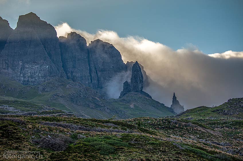 Von weit her sichtbar: Der Old Man of Storr ist eines der Wahrzeichen von Skye.