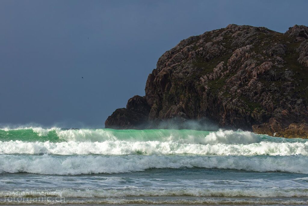 Am windexponierten Cliff Beach sind die Wellen oft um die vier Meter hoch.