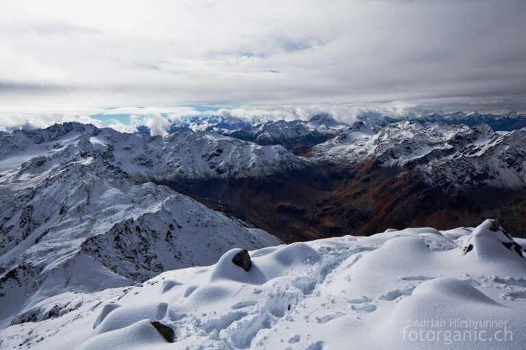 Auf dem Schwarzhorn liegt bereits Schnee