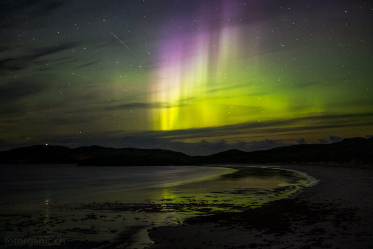 Mit etwas Glück, kann man das Polarlicht auch in Schottland beobachten.